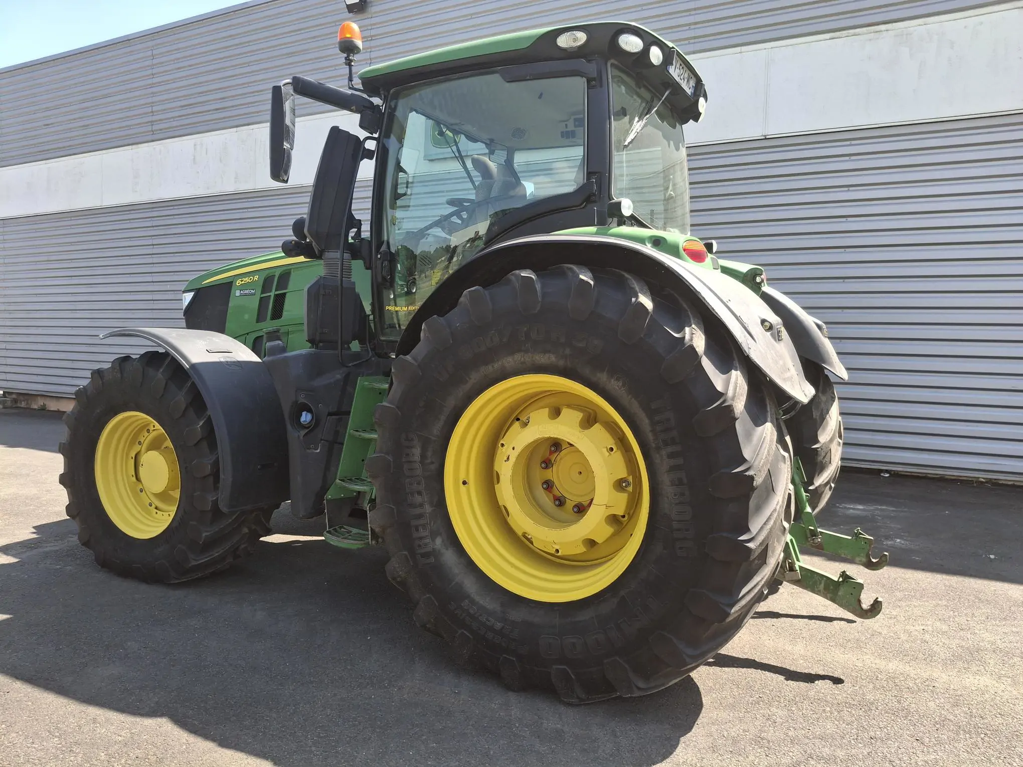 Image JOHN DEERE 6250R