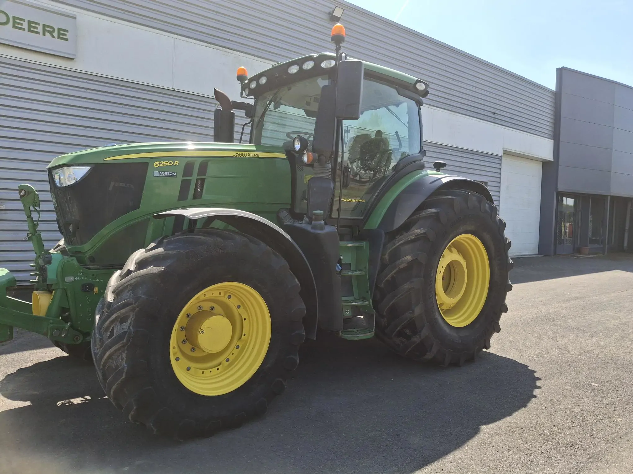 Image JOHN DEERE 6250R