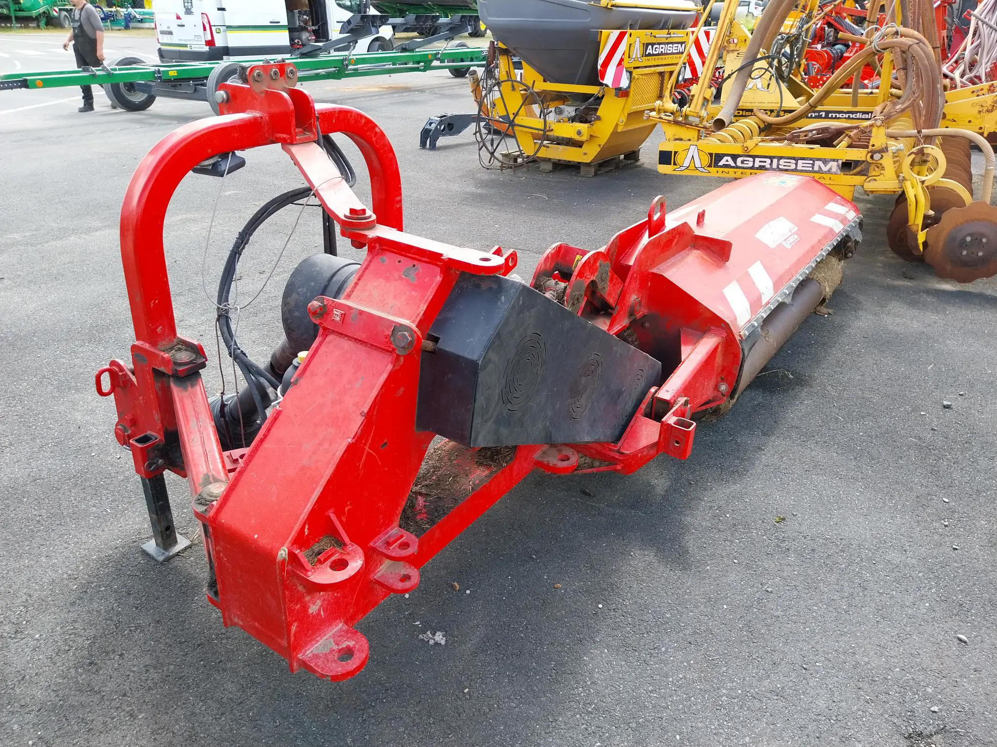 Image QUIVOGNE BROYEUR D'ACCOTEMENT FAC 2000