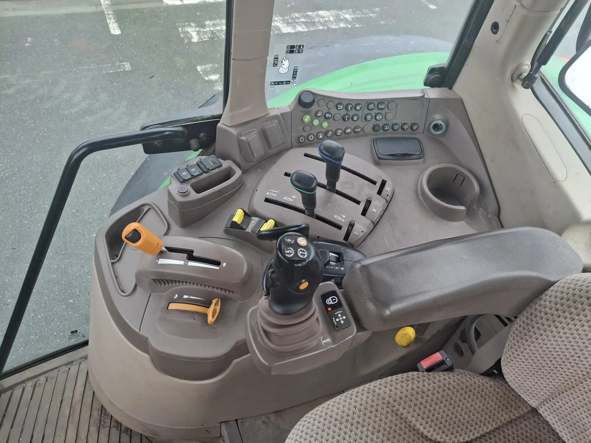 Image JOHN DEERE 6110M