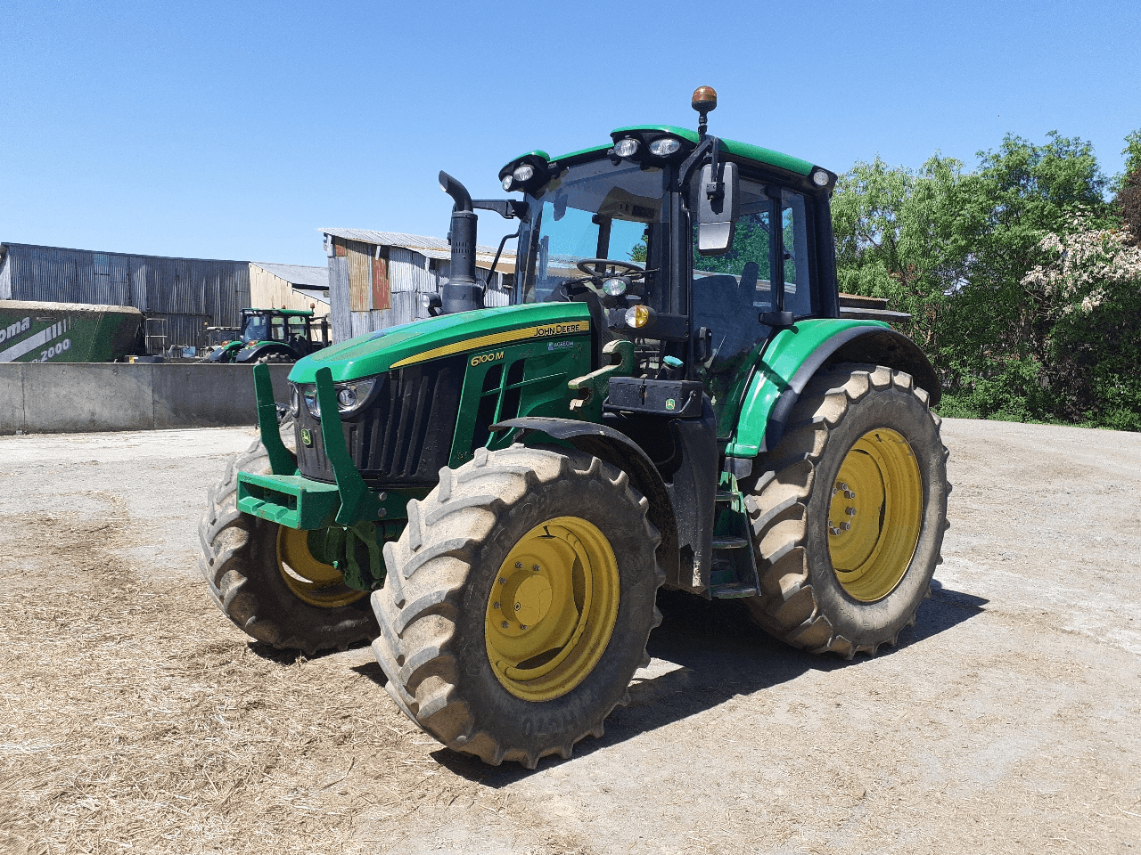 Photo JOHN DEERE 6100M