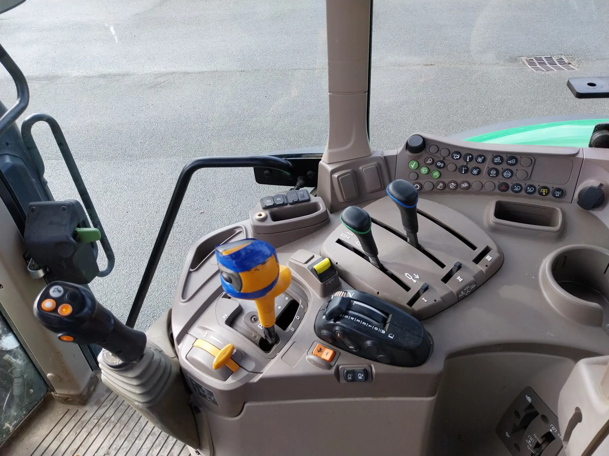 Image JOHN DEERE 6100M