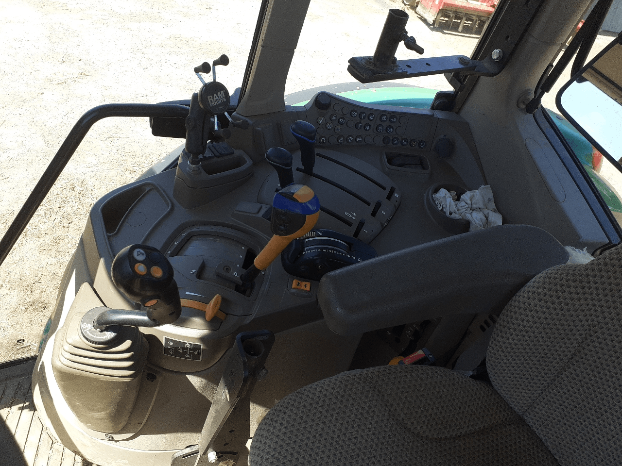 Image JOHN DEERE 6100M