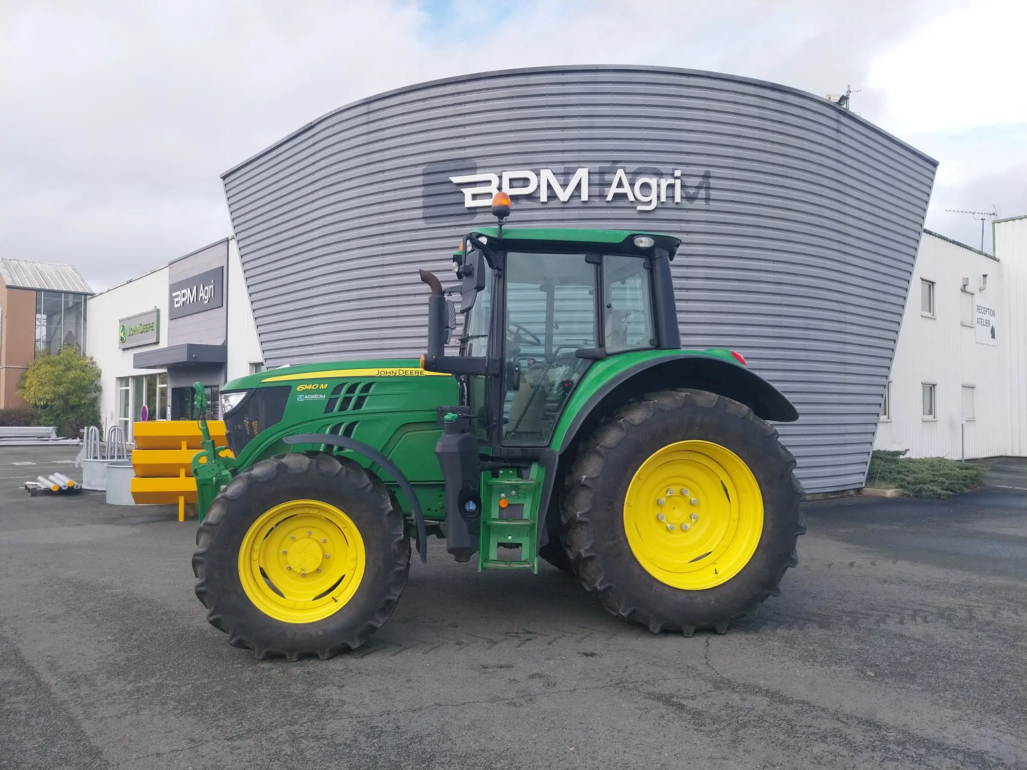 Image JOHN DEERE 6140M