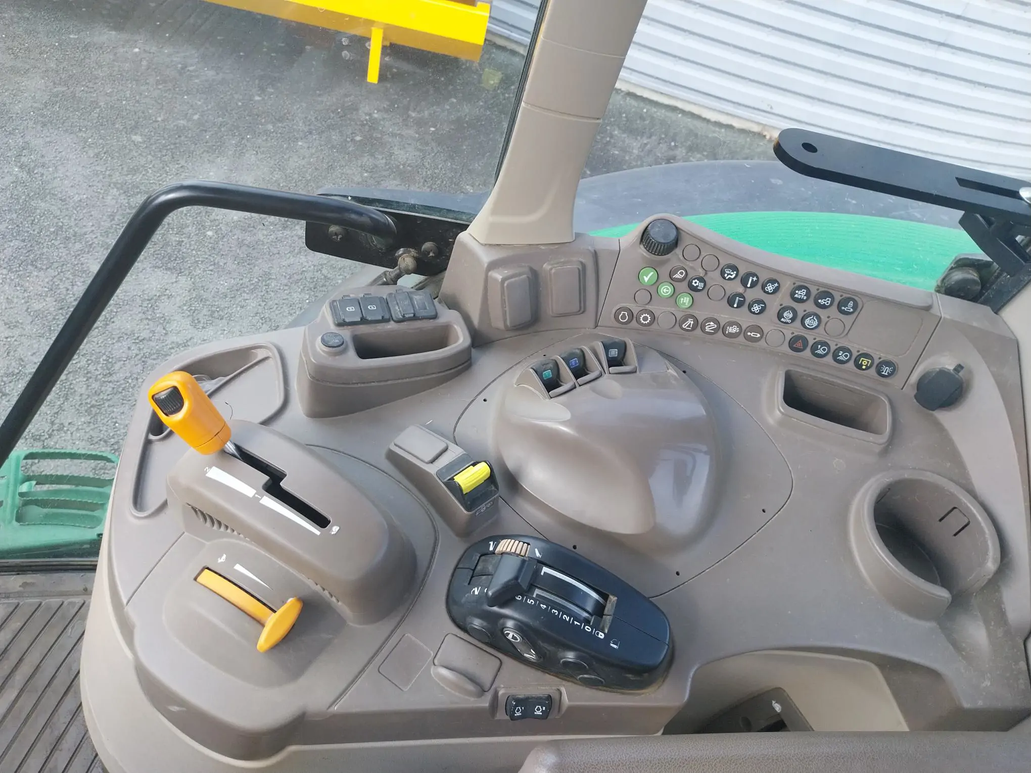 Image JOHN DEERE 6140M