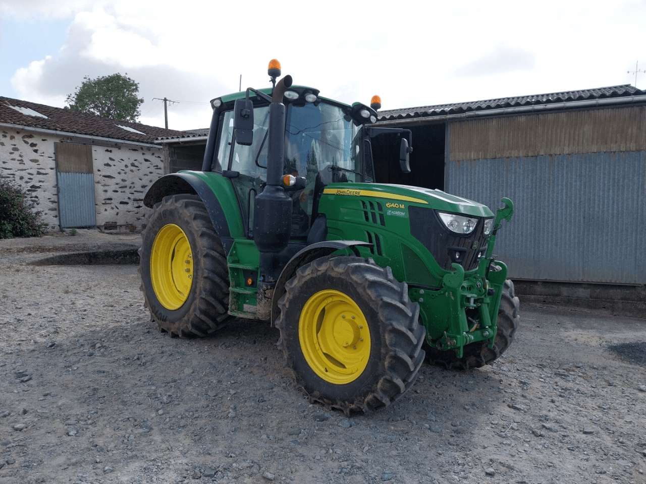 Image JOHN DEERE 6140M