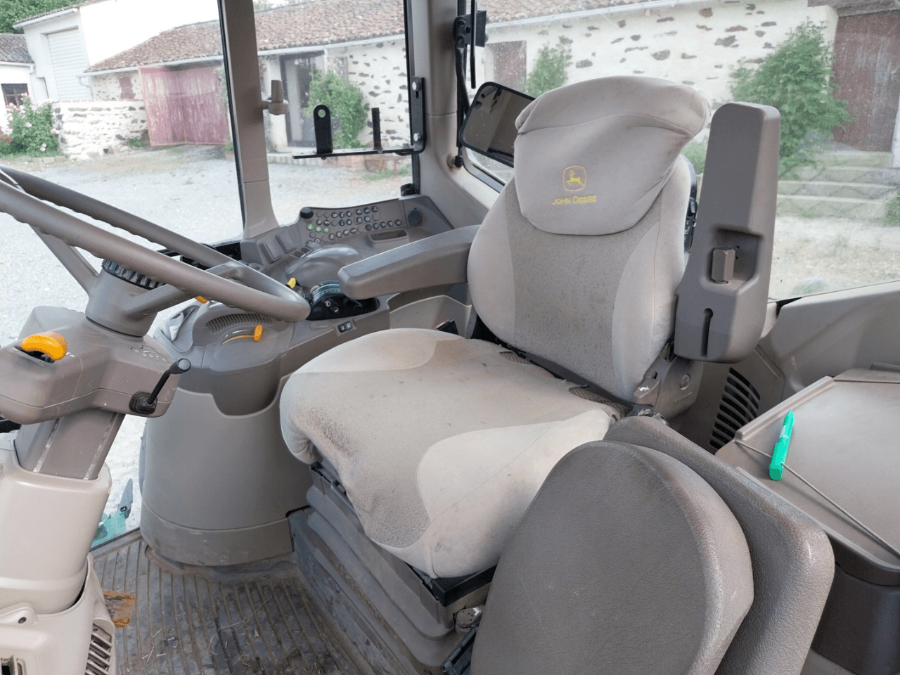 Image JOHN DEERE 6140M