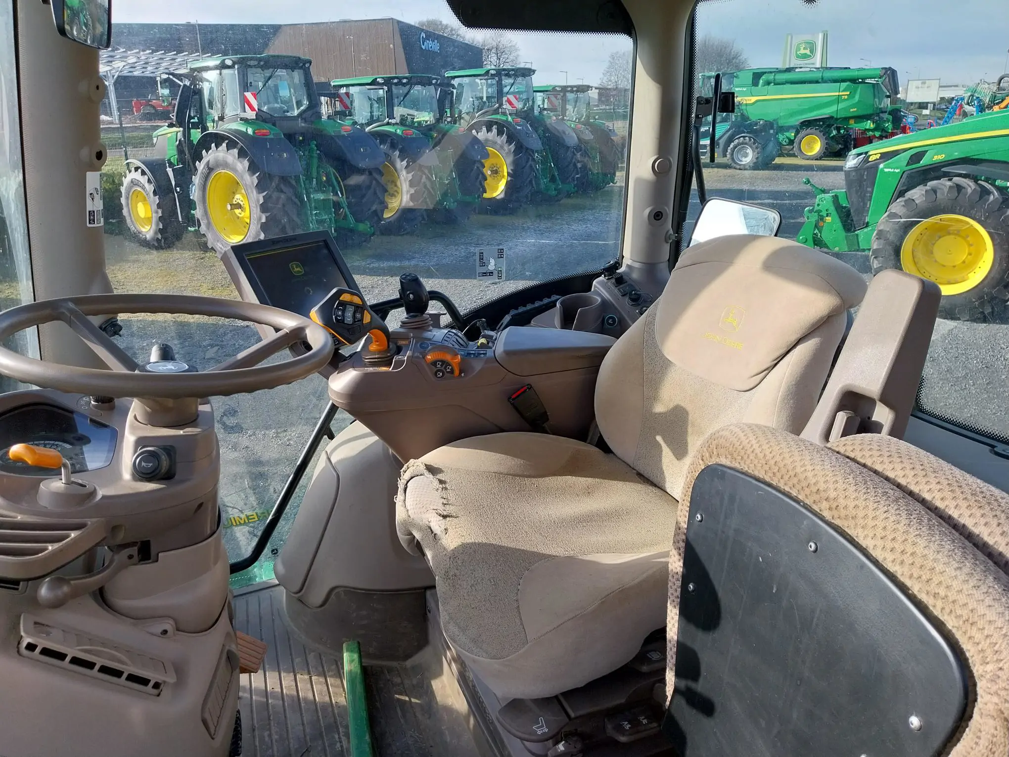 Image JOHN DEERE 6130R