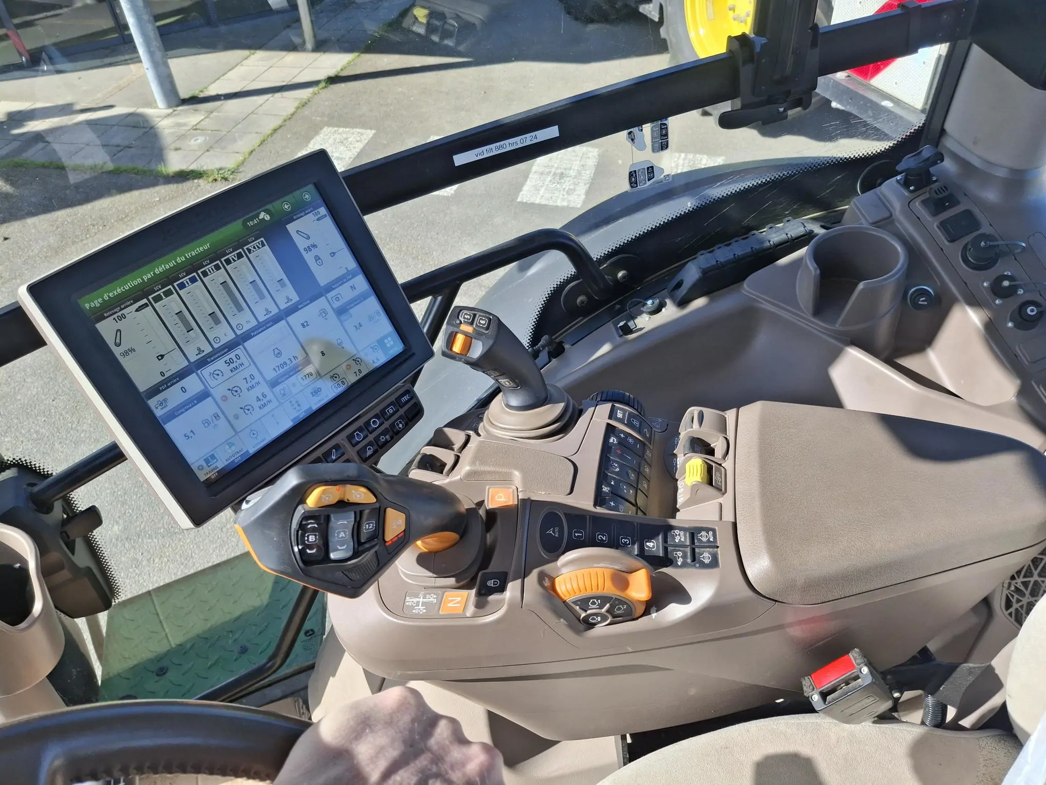 Image JOHN DEERE 6R230 (4)PG+/CE 2 ANS 2000 H