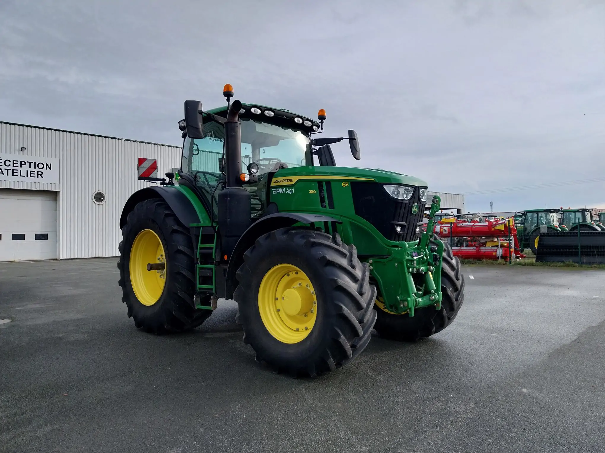 Image JOHN DEERE 6R230