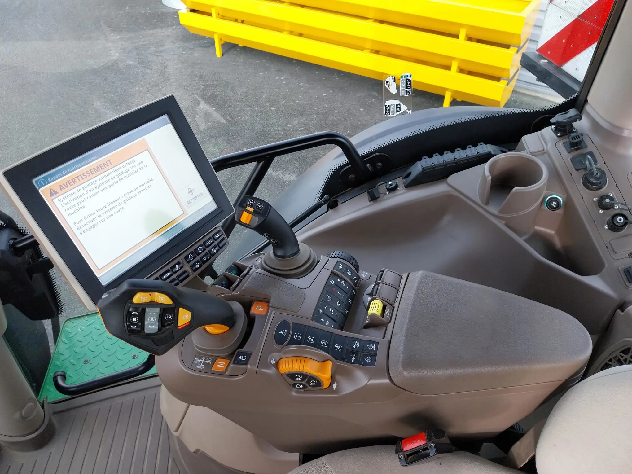 Image JOHN DEERE 6R230