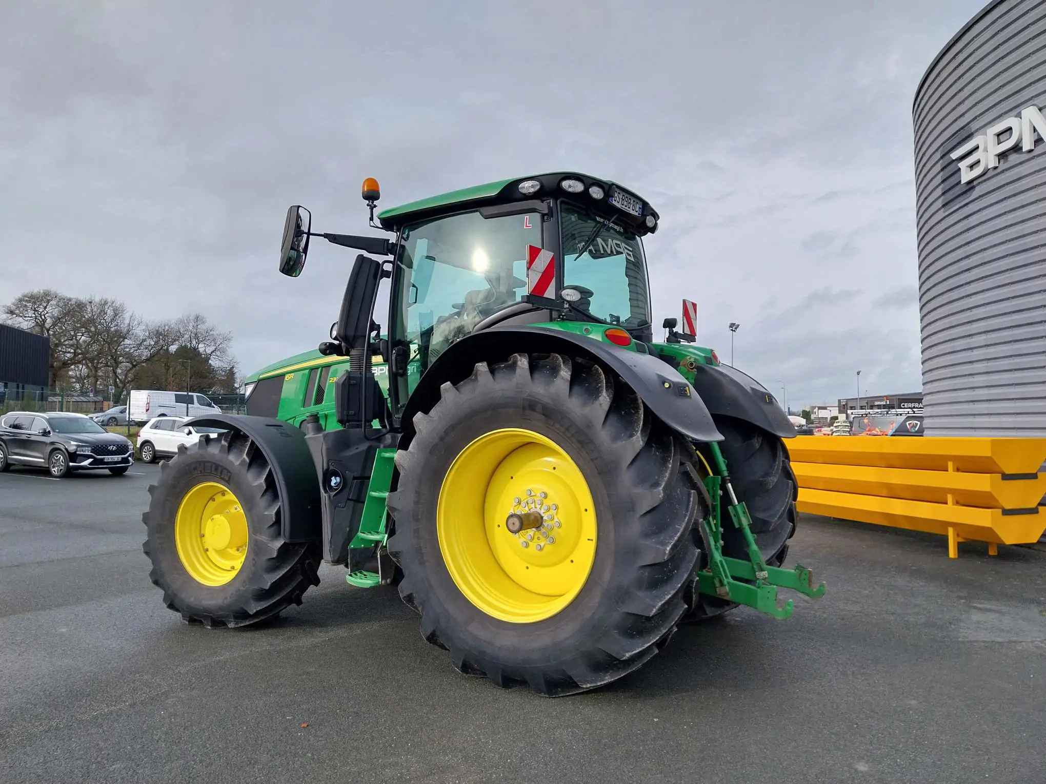 Image JOHN DEERE 6R230