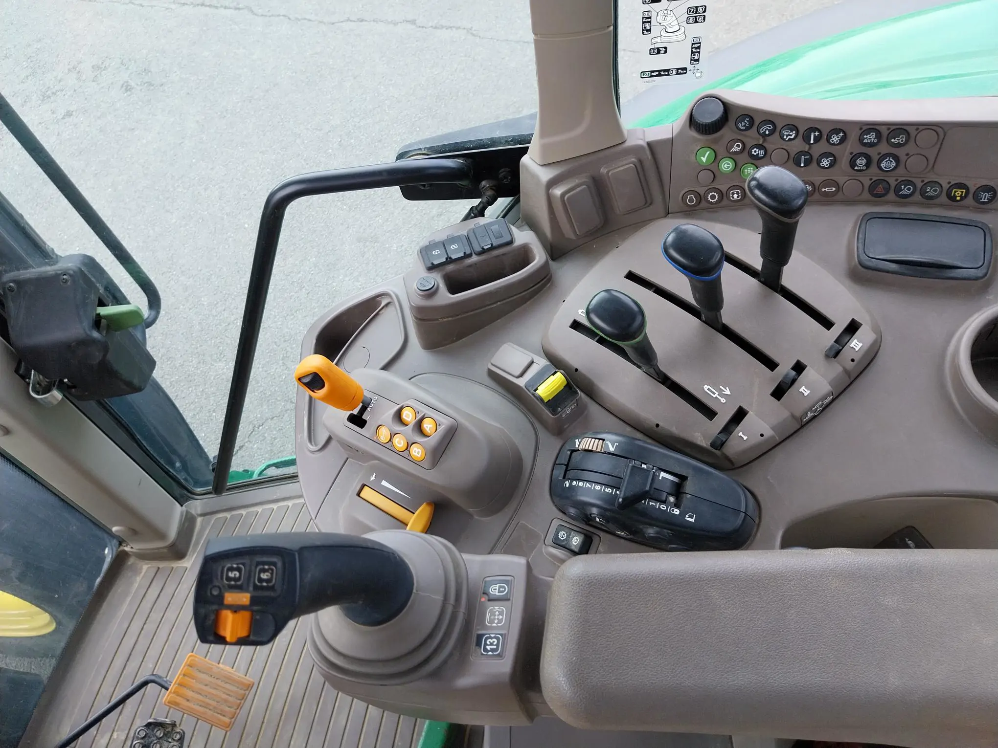 Image JOHN DEERE 6110M (4)PG+/CE 2ANS 1500H