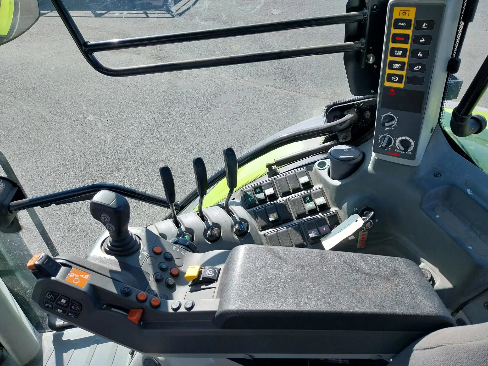 Image CLAAS TRACTEUR CLAAS ARION 630