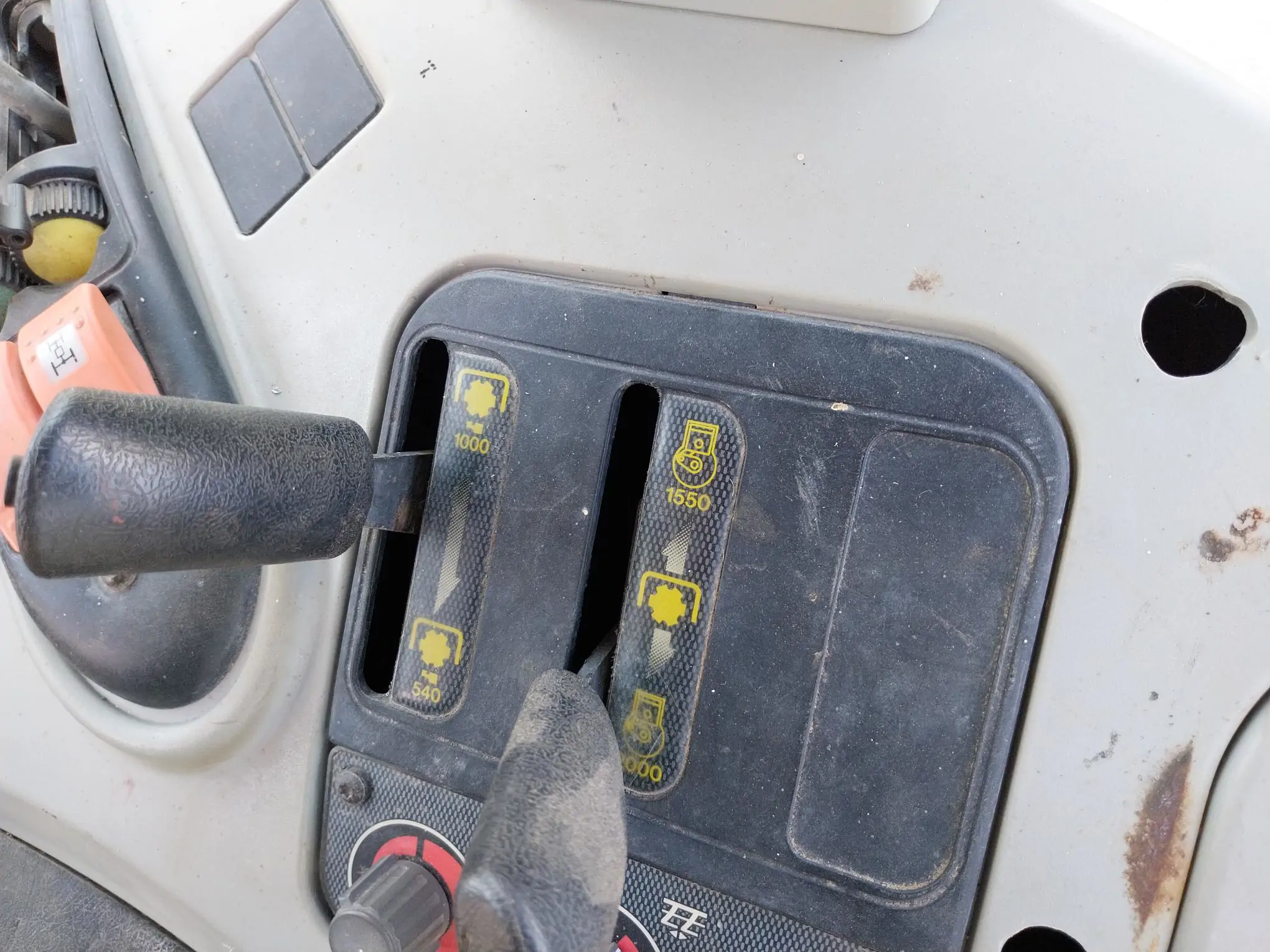 Image MASSEY FERGUSON TRACTEUR MASSEY FERGUSON 6445