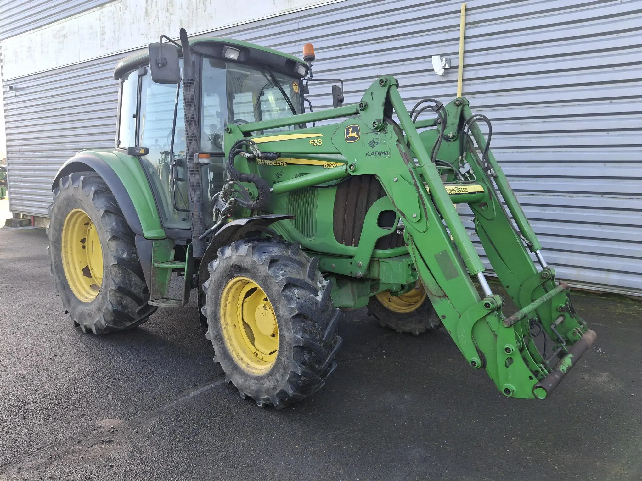 Photo JOHN DEERE 6120 SE