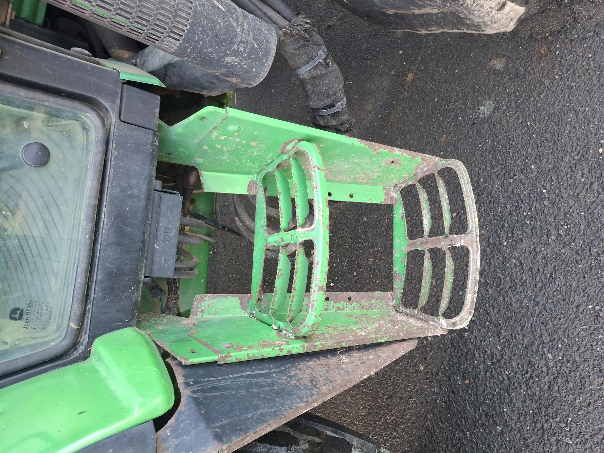 Image JOHN DEERE 6120 SE