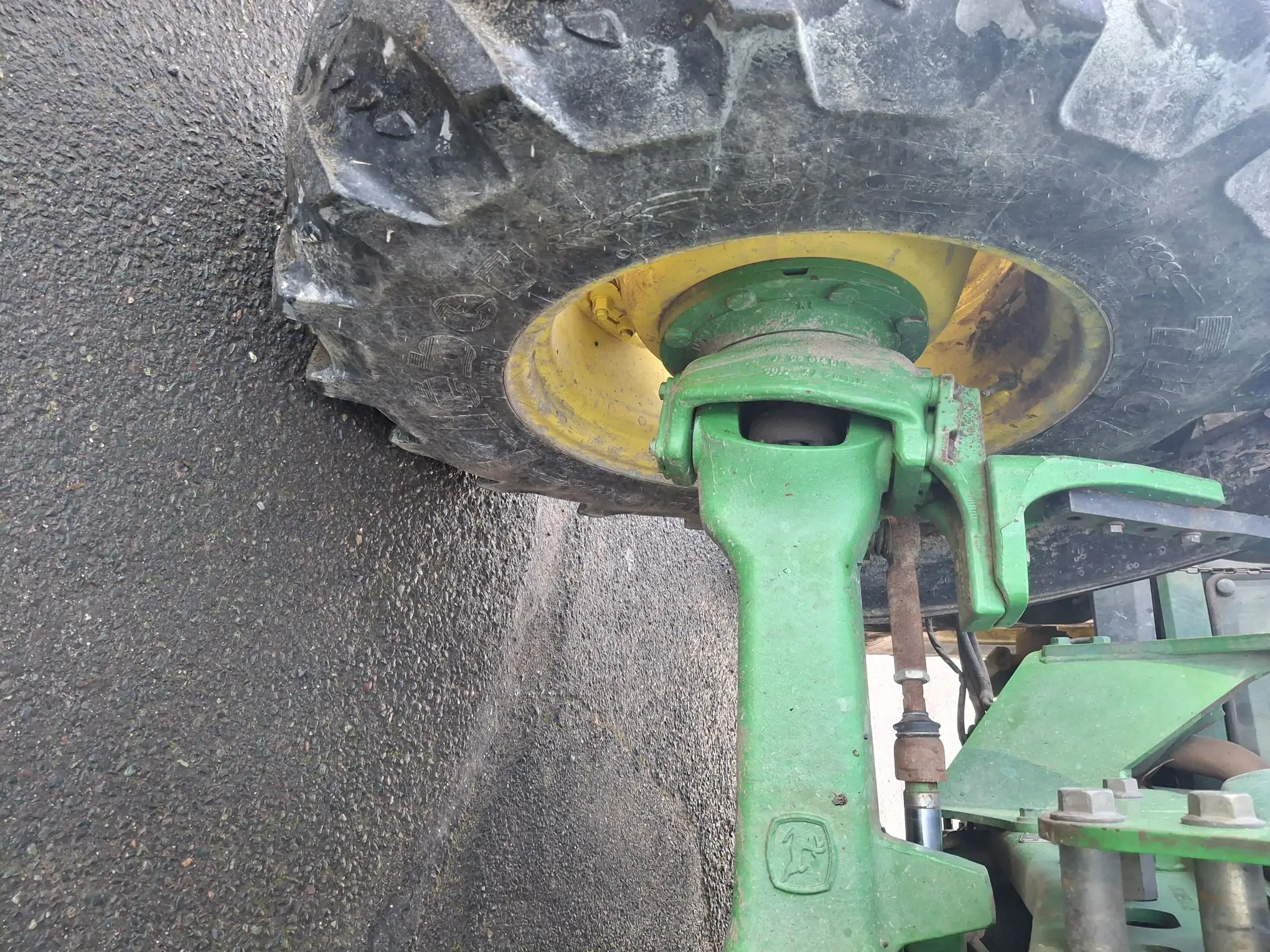 Image JOHN DEERE 6120 SE