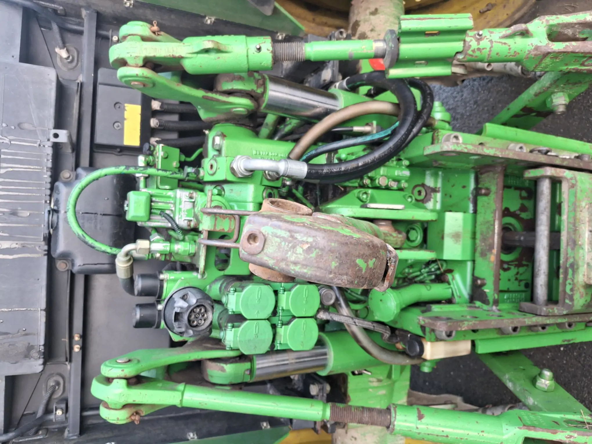 Image JOHN DEERE 6120 SE