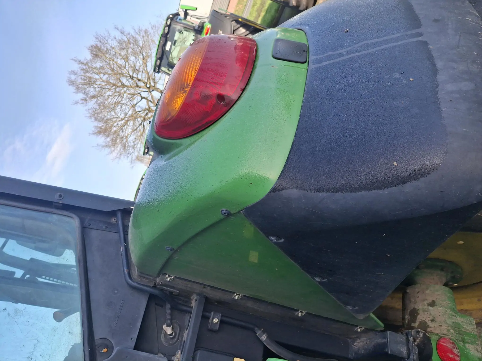 Image JOHN DEERE 6120 SE