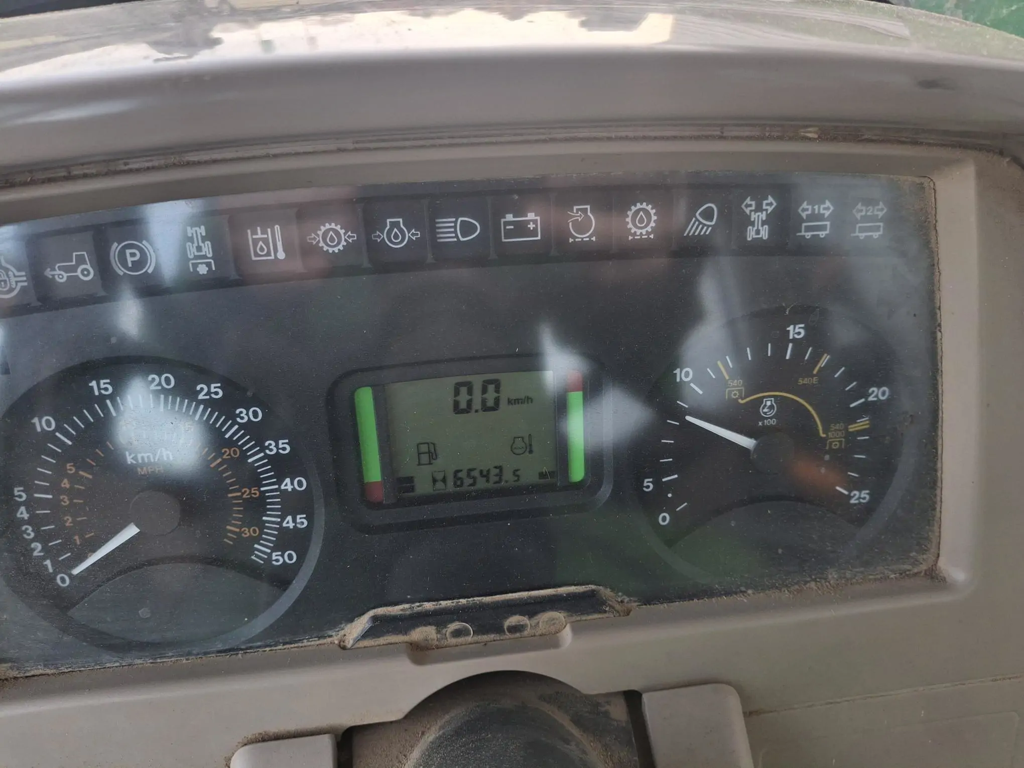 Image JOHN DEERE 6120 SE