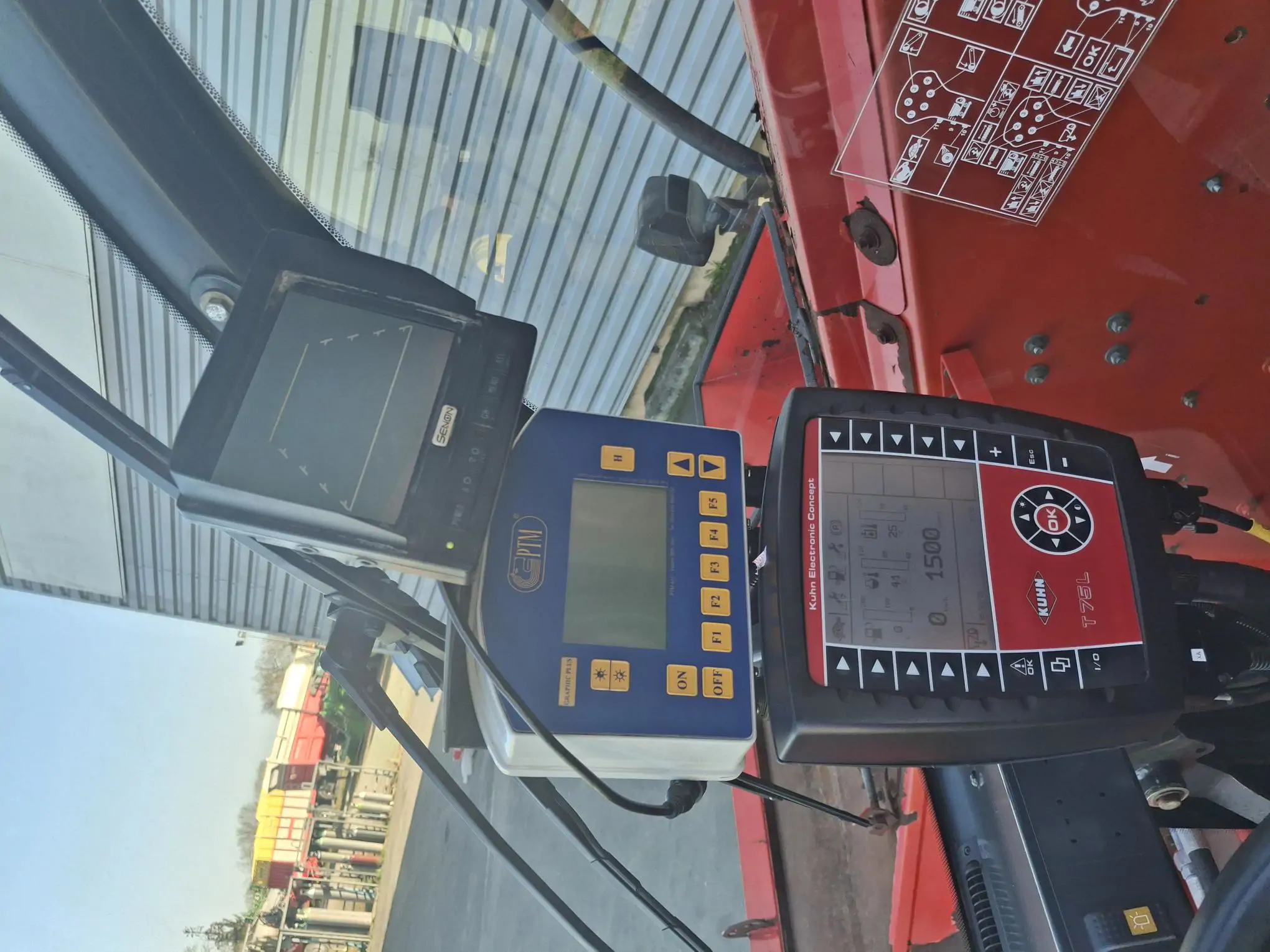 Image KUHN MELANGEUSE AUTO KUHN SPV 14