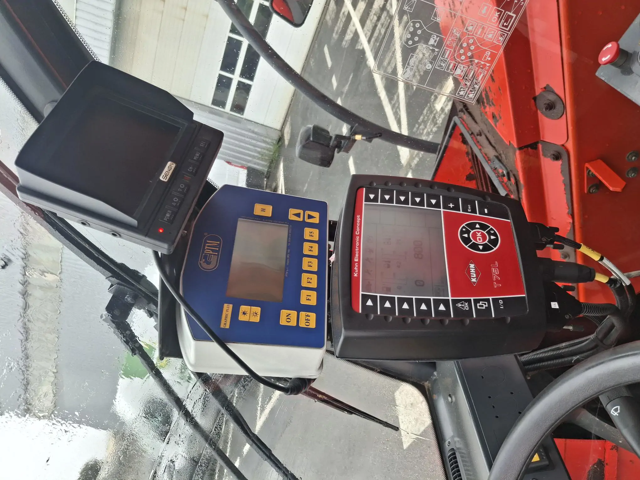 Image KUHN MELANGEUSE AUTO KUHN SPV 14