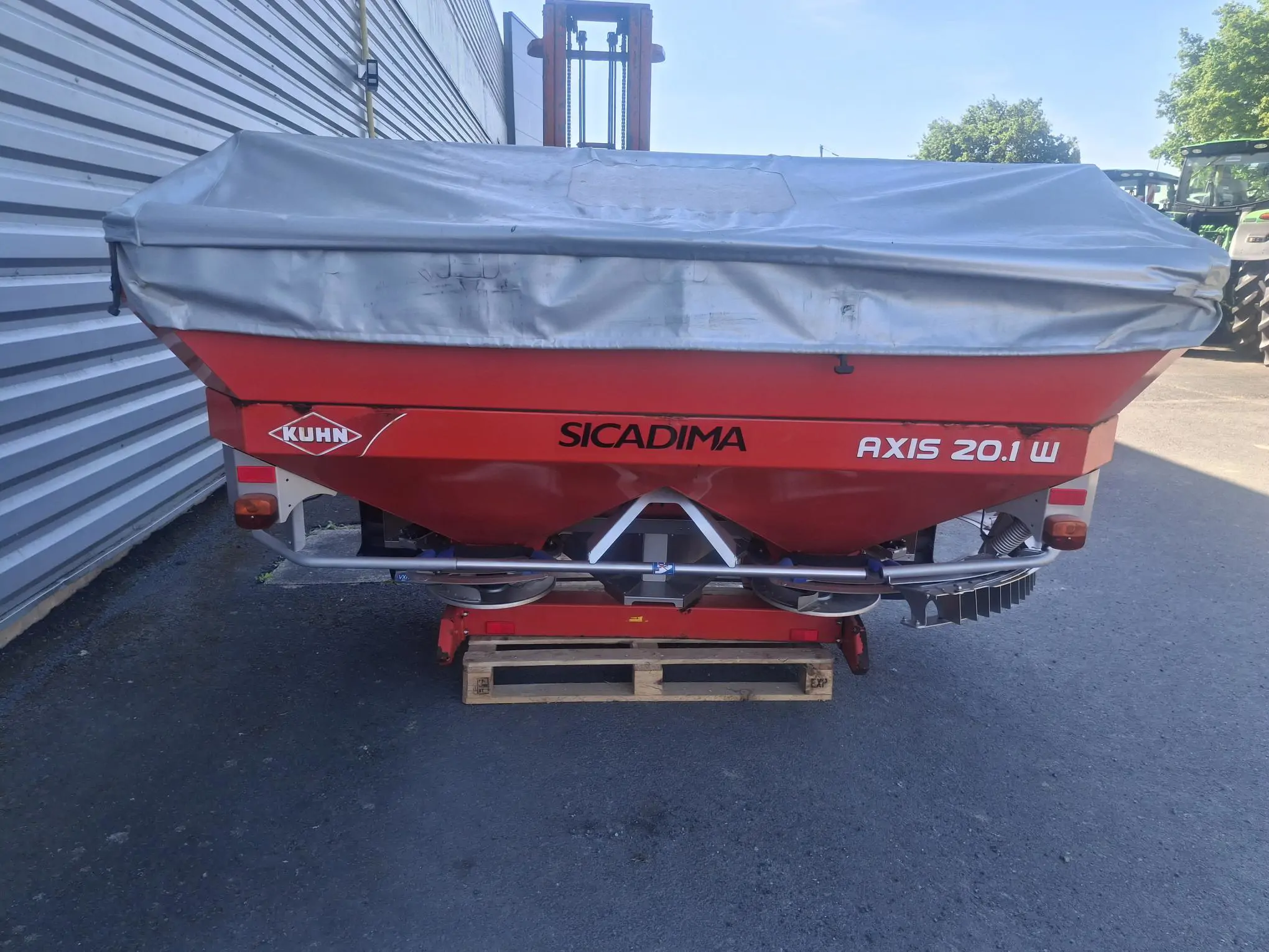 Image KUHN DISTRI ENGRAIS KUHN AXIS 20.1