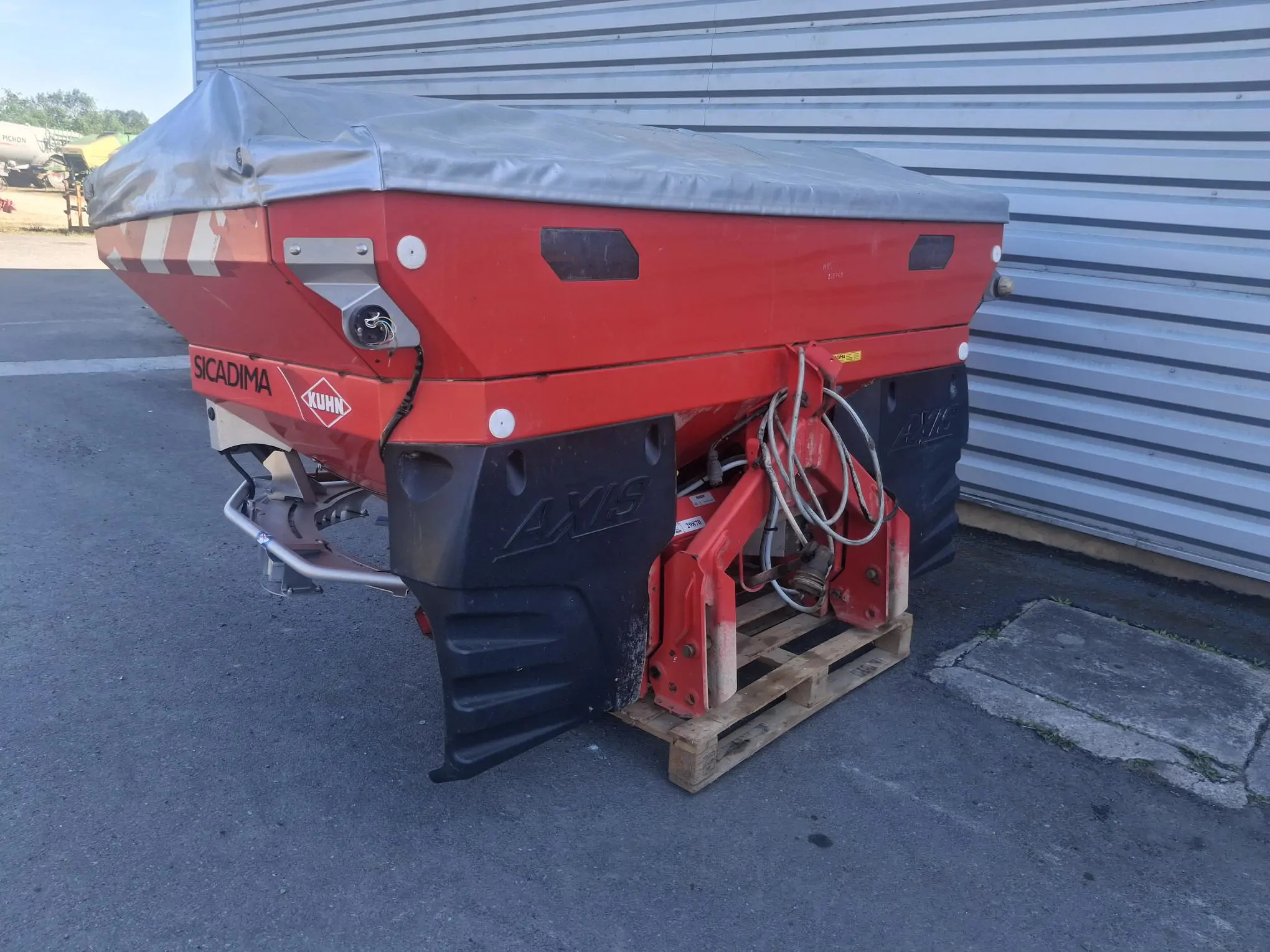Image KUHN DISTRI ENGRAIS KUHN AXIS 20.1