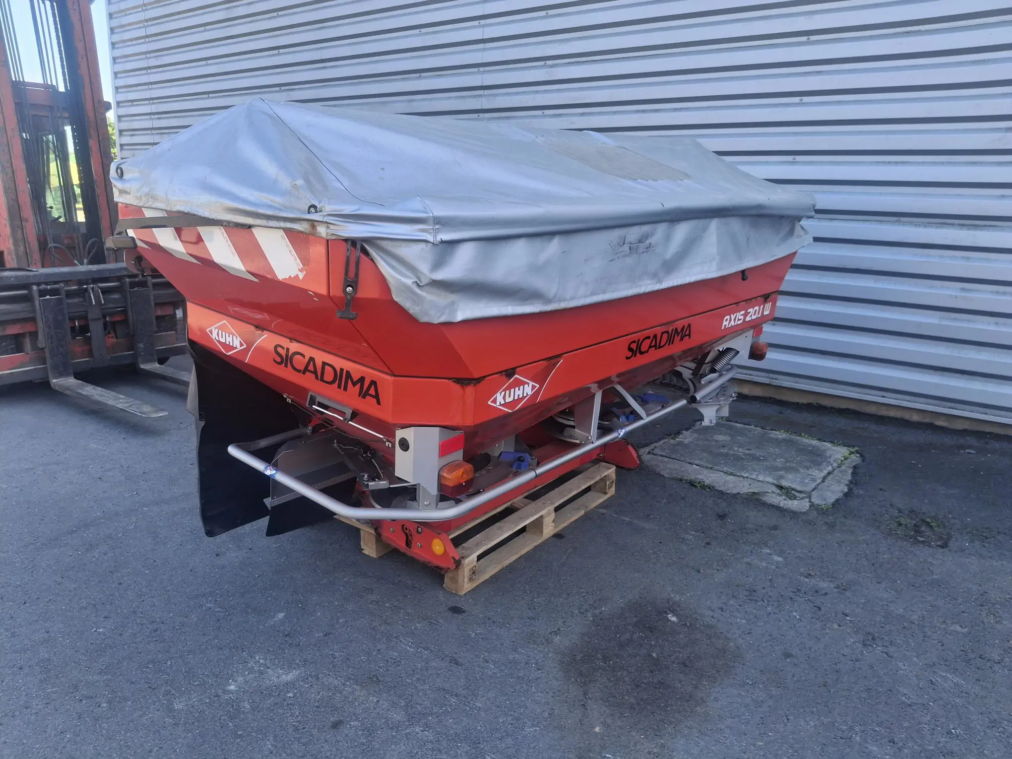 Image KUHN DISTRI ENGRAIS KUHN AXIS 20.1