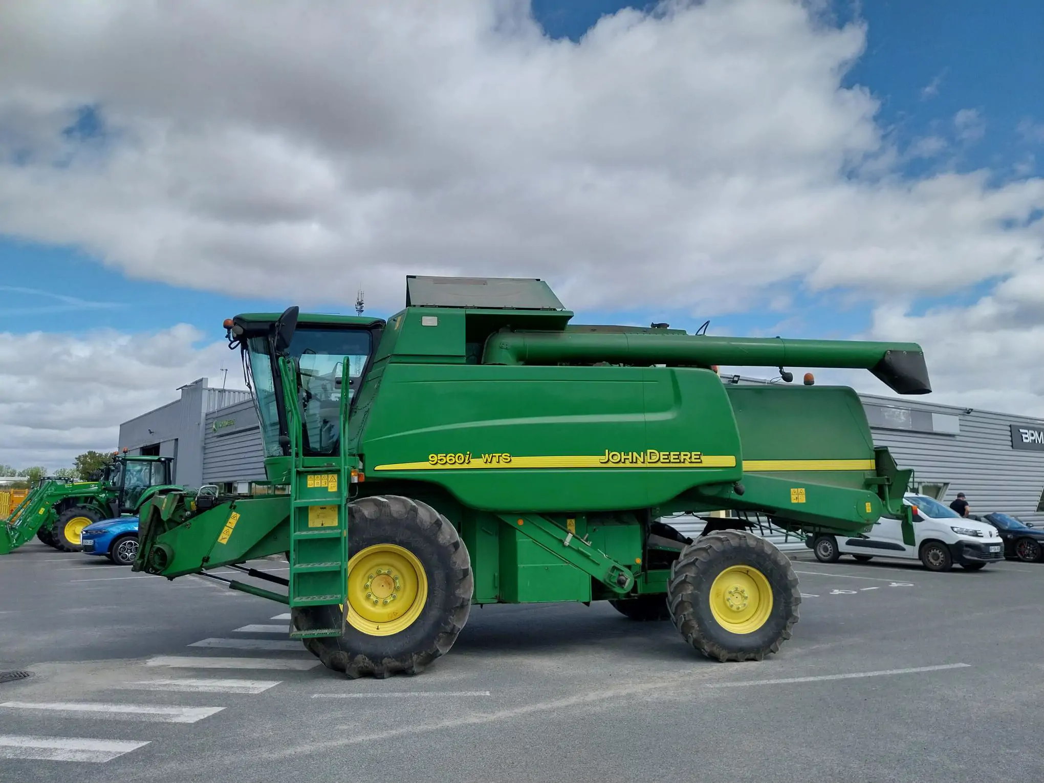 Image JOHN DEERE MOISSONNEUSE BATTEUSE WTS 9560