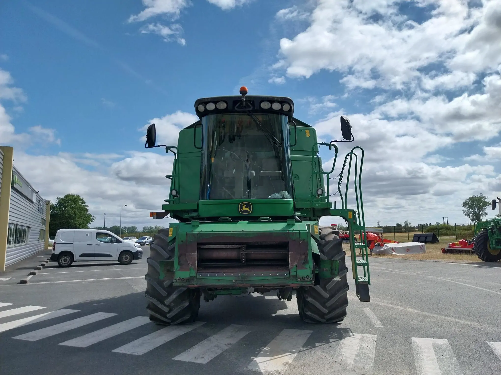 Image JOHN DEERE MOISSONNEUSE BATTEUSE WTS 9560
