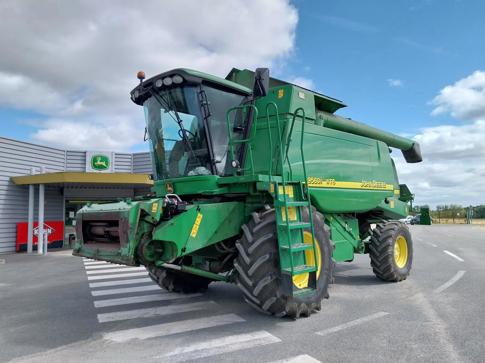 Image JOHN DEERE MOISSONNEUSE BATTEUSE WTS 9560