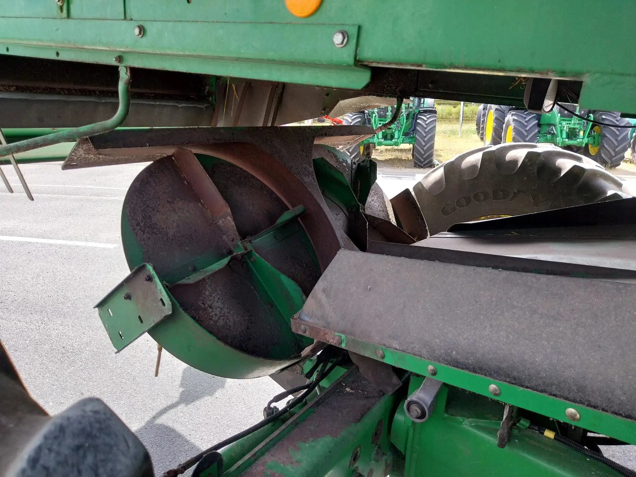 Image JOHN DEERE MOISSONNEUSE BATTEUSE WTS 9560