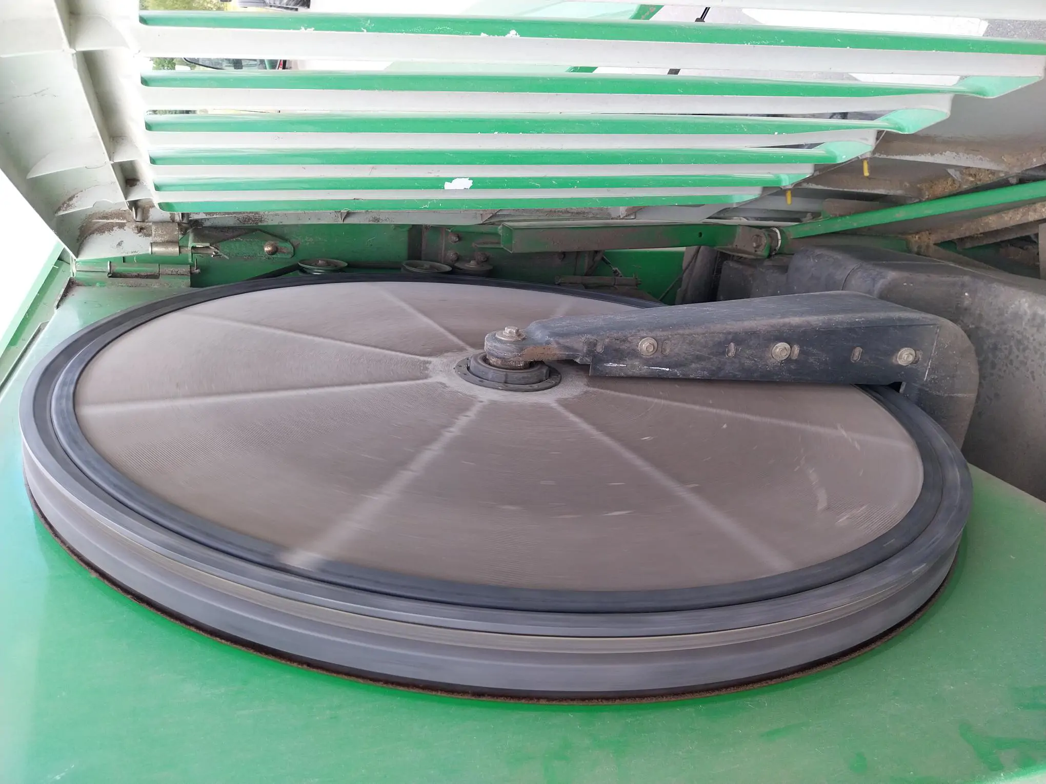 Image JOHN DEERE MOISSONNEUSE BATTEUSE WTS 9560