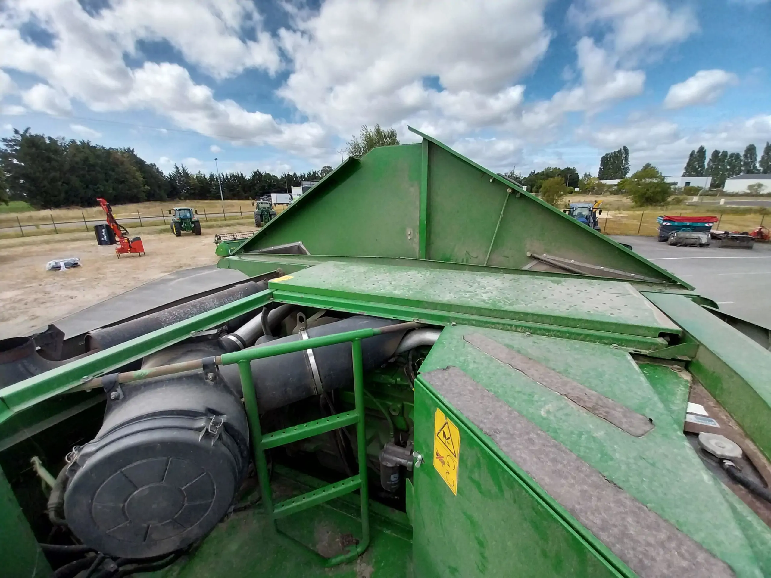 Image JOHN DEERE MOISSONNEUSE BATTEUSE WTS 9560