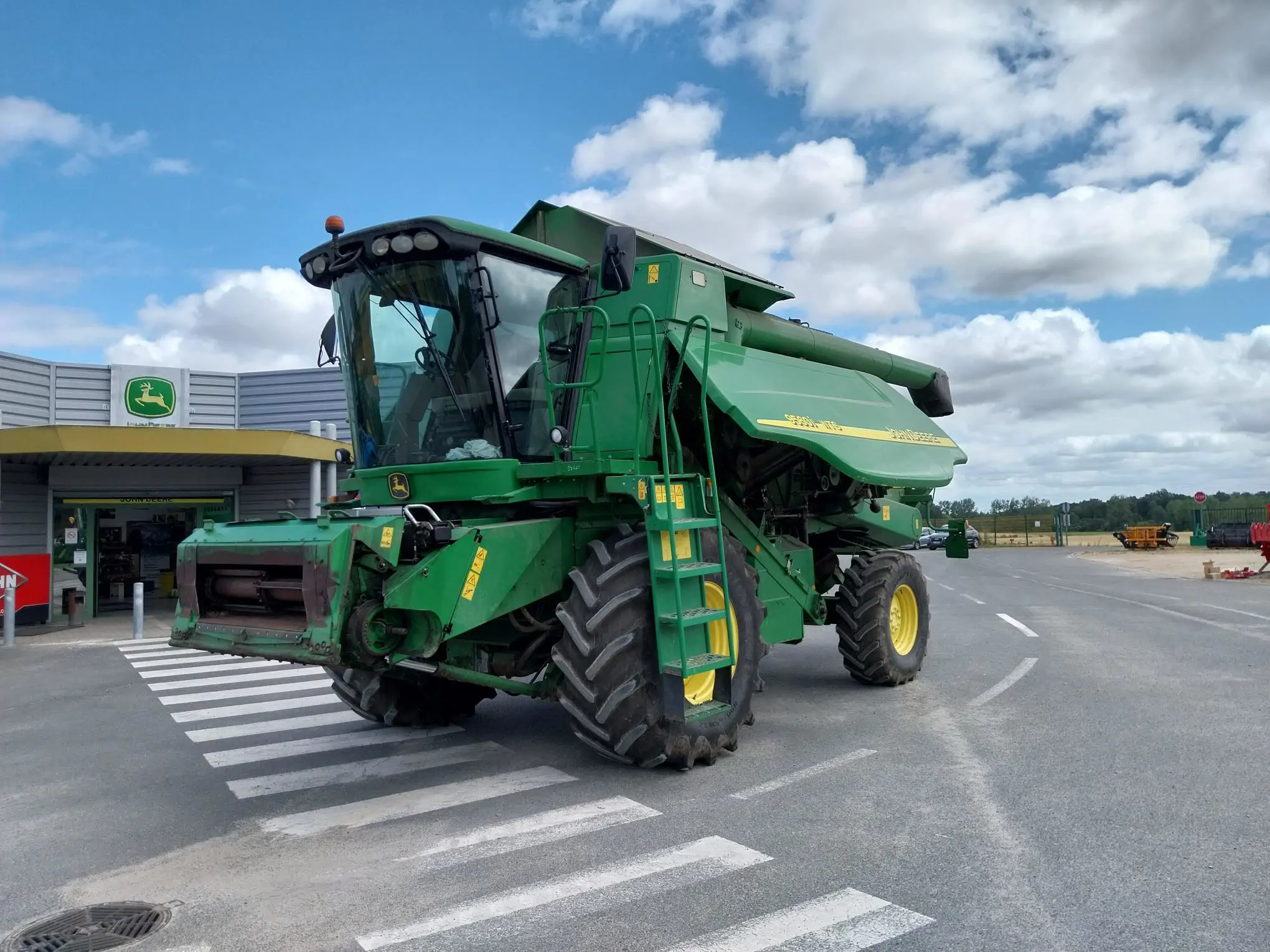 Image JOHN DEERE MOISSONNEUSE BATTEUSE WTS 9560