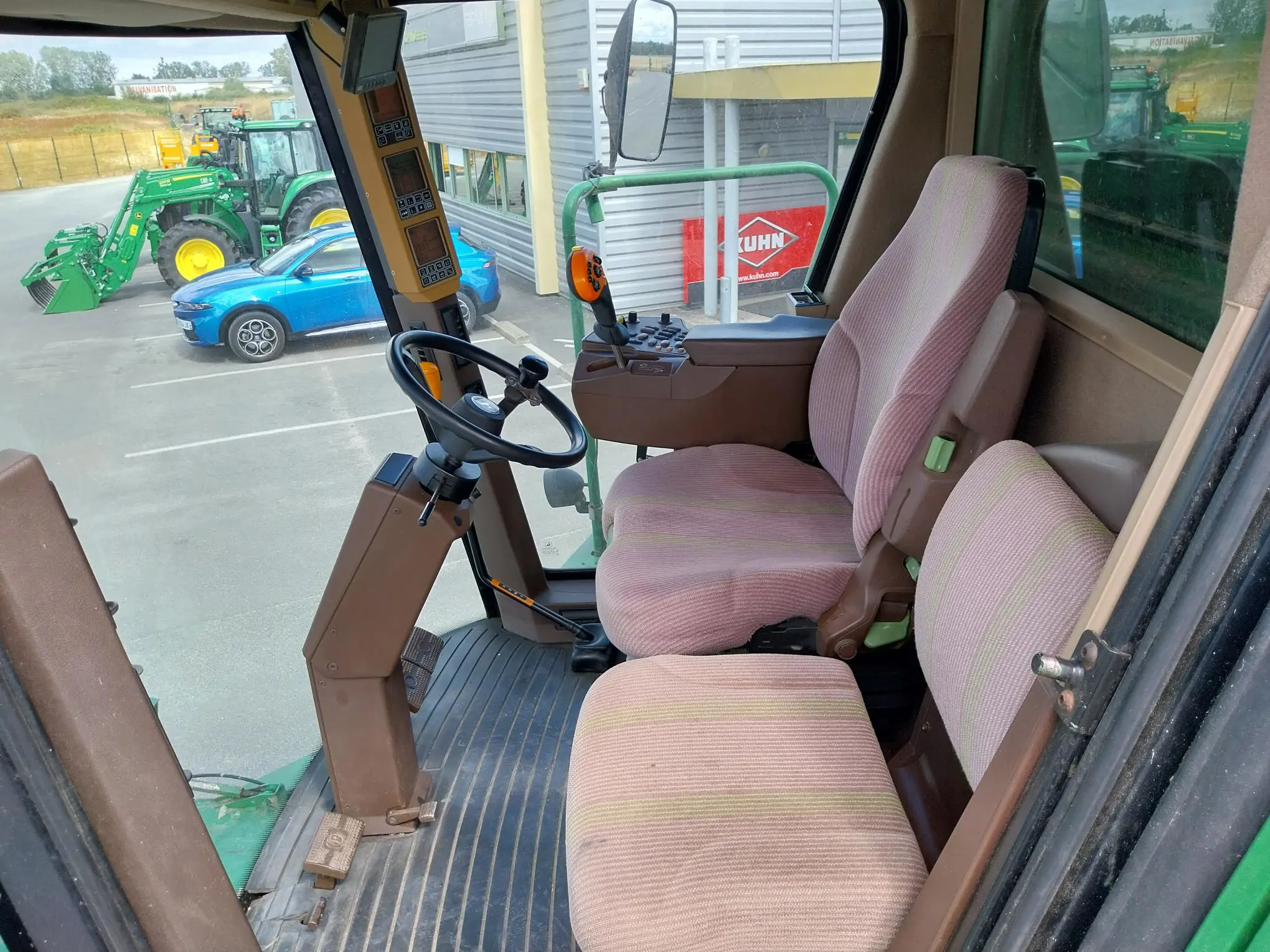 Image JOHN DEERE MOISSONNEUSE BATTEUSE WTS 9560