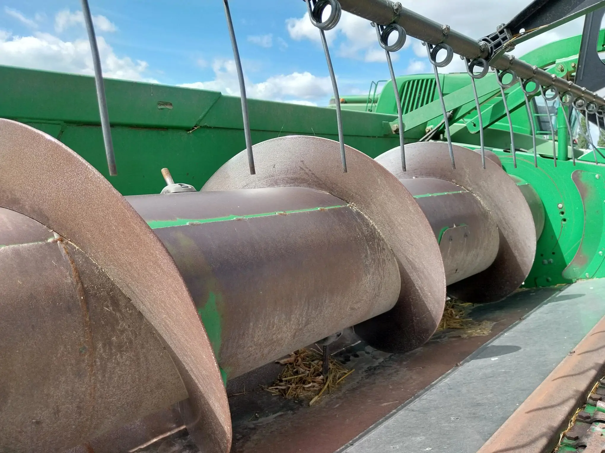 Image JOHN DEERE MOISSONNEUSE BATTEUSE WTS 9560