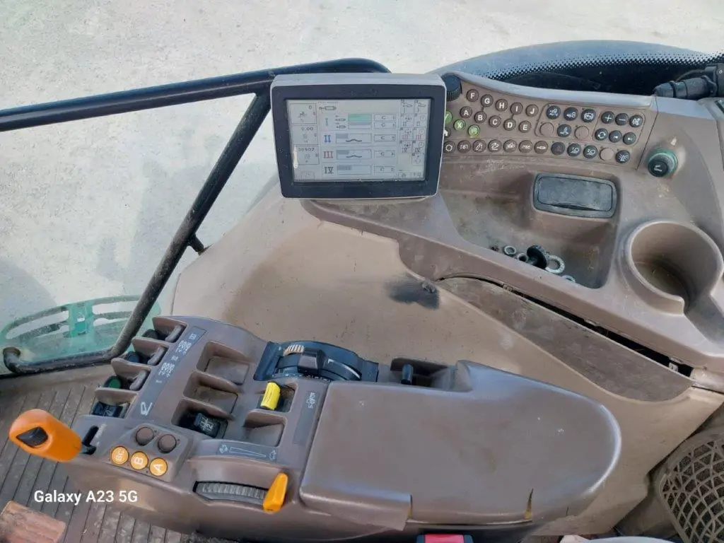 Image JOHN DEERE 6140R