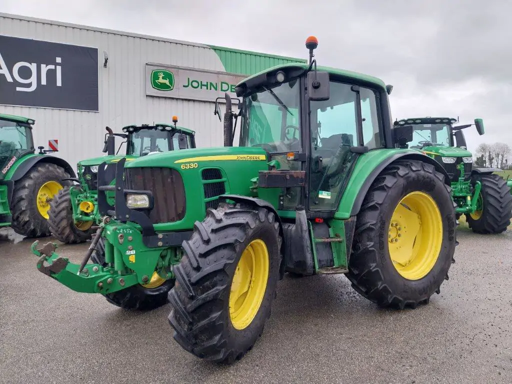 Photo JOHN DEERE 6330
