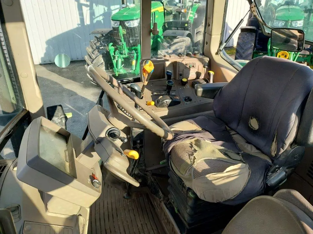 Image JOHN DEERE 6330