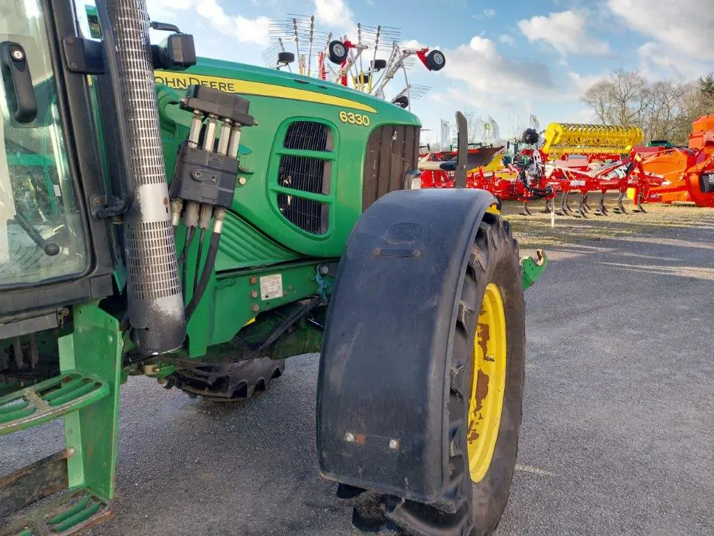 Image JOHN DEERE 6330