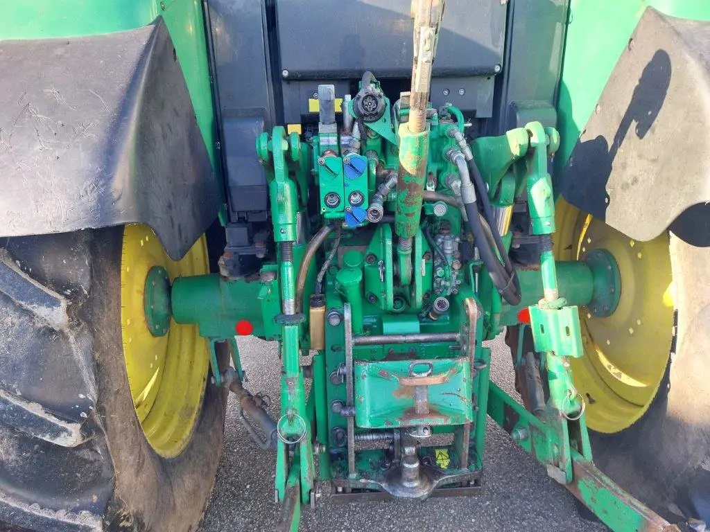 Image JOHN DEERE 6330