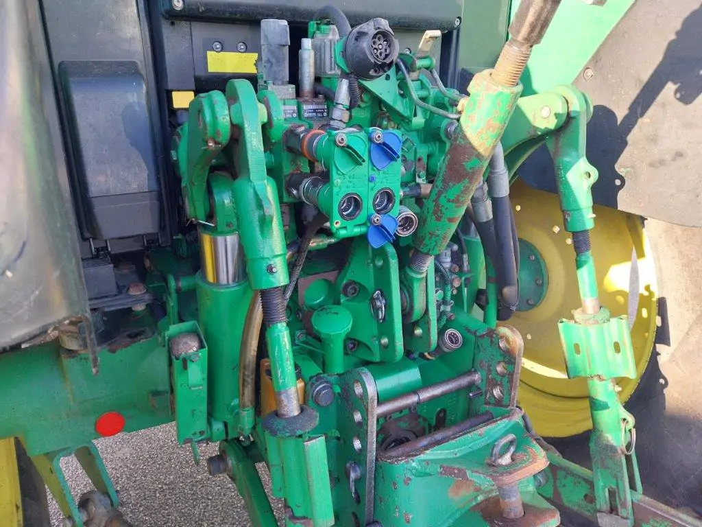 Image JOHN DEERE 6330