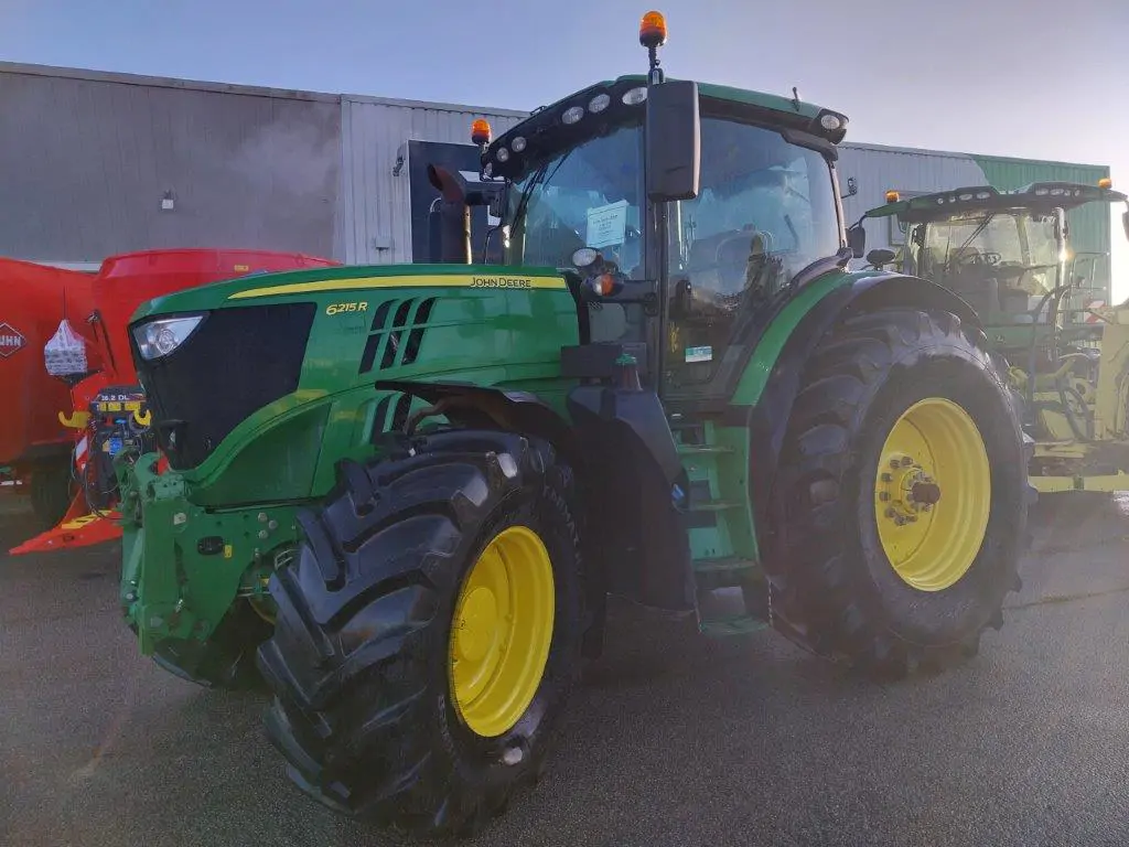 Photo JOHN DEERE 6215R