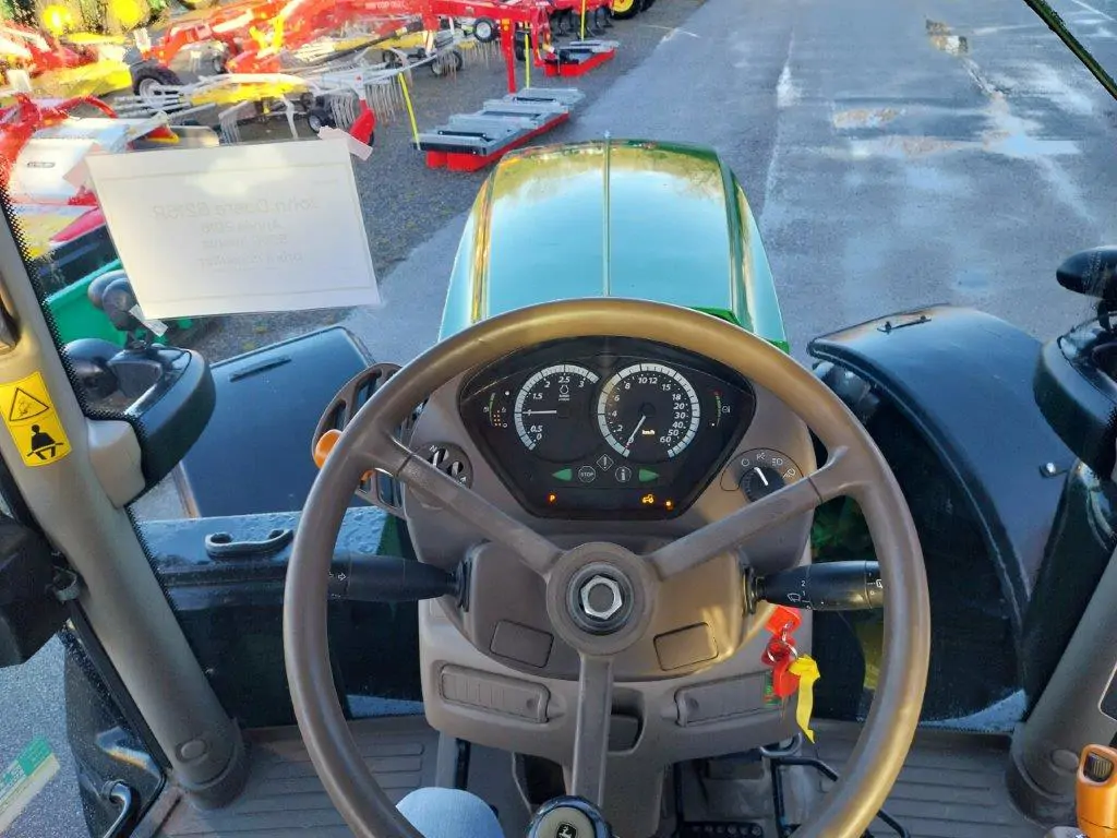 Image JOHN DEERE 6215R
