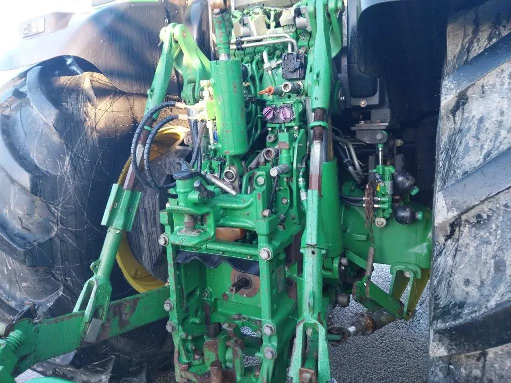 Image JOHN DEERE 6215R