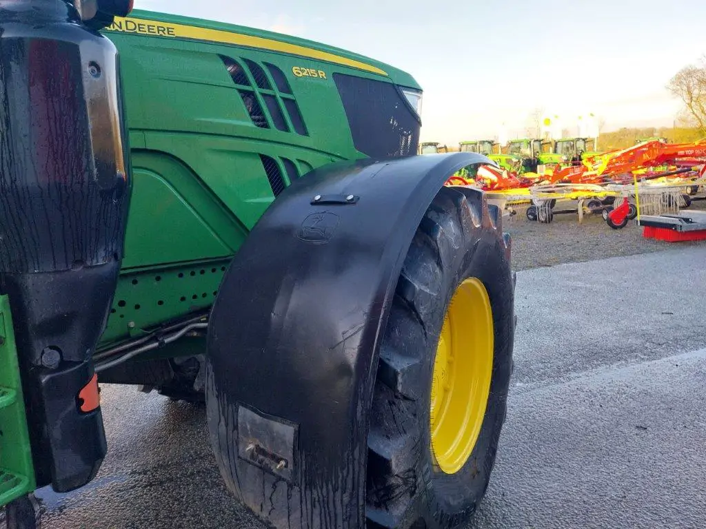 Image JOHN DEERE 6215R