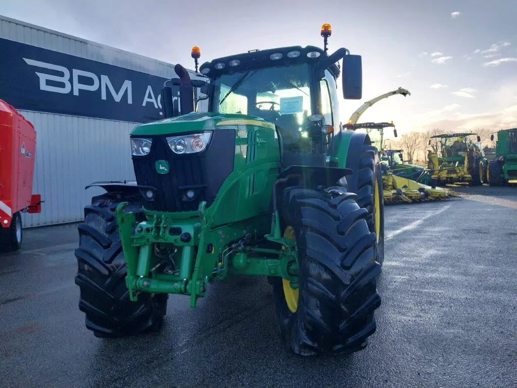 Image JOHN DEERE 6215R